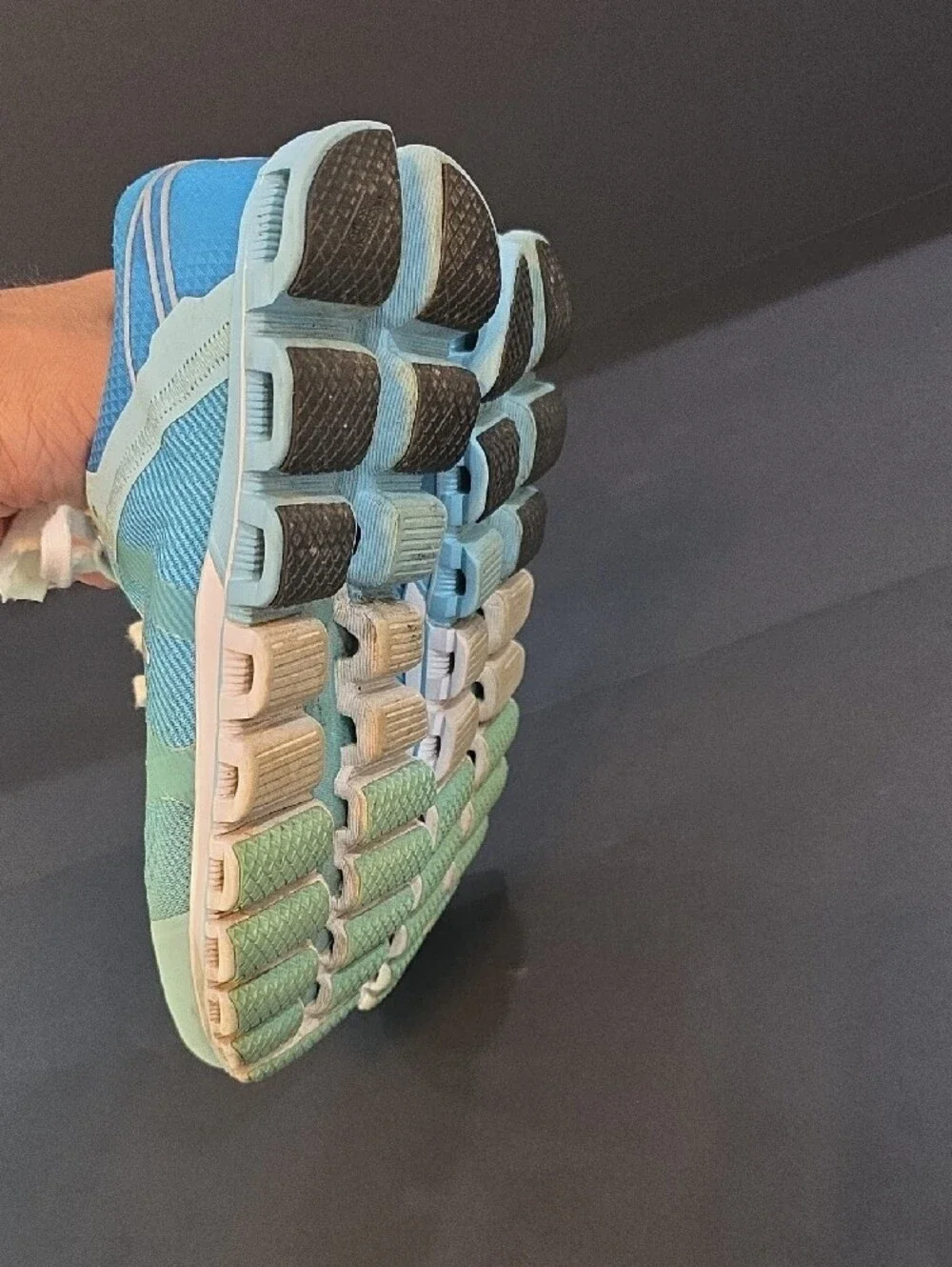On Running CloudFlow Women’s Running Shoes - Aqua Blue Size 6